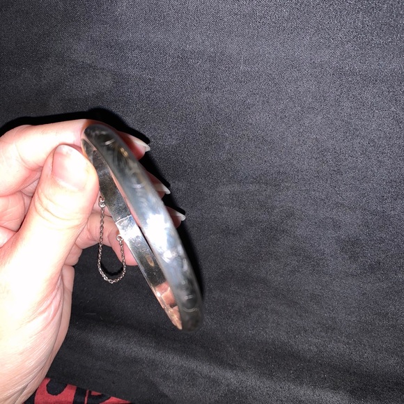 Silver bangle bracelet - Picture 5 of 9